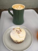 Carrot cake & latte at Sunday Bake Shop