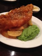 Fish & Chips with mashed peas