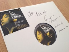 Emi NECOZAWA autographed EP!
