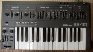 Roland SH-101