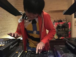 DJ 中塚武