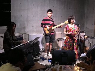 HOSHINO Michiru live at Weekend Garage Tokyo