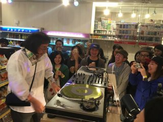 DJ KISHINO You-ichi @ thé record conbini