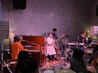 Neil and Iraiza live at Weekend Garage Tokyo, Shibuya/Daikanyama